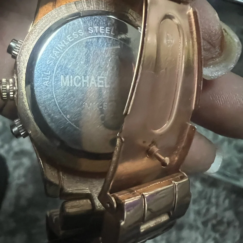 Mk watch - Picture 8 of 8